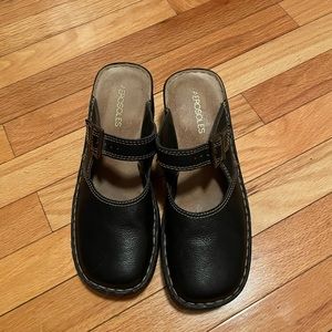 Aerosoles Black Leather Mary Jane Clogs